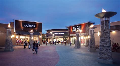 PHOENIX PREMIUM OUTLETS .